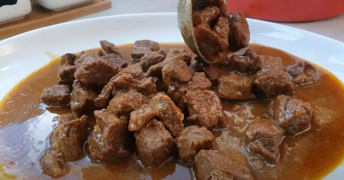 chutny gulas madarsky gulas makke masko cibula obed