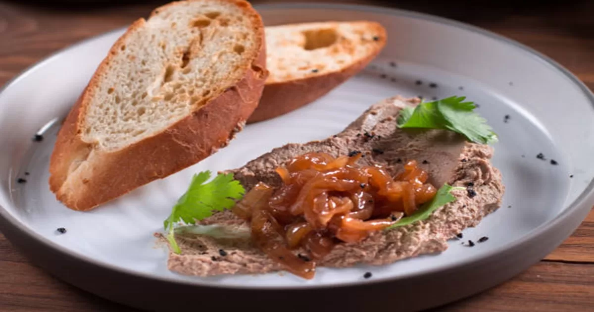 natierka spread pecen pecenova natierka cibulka jarna cibulka sampinony slaninka opecena slaninka