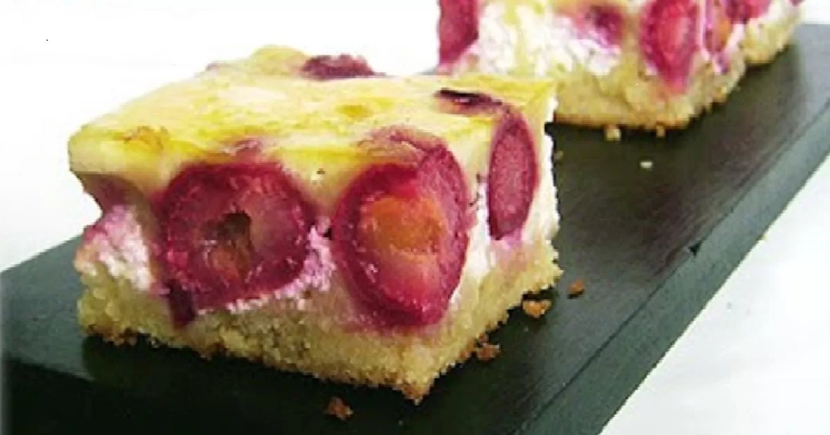 kolac sladkost dezert recept jednodzchy_recept lenive_gazdinky ceresnovy_kolac ceresne pecenie varenie tipy inspiracie rady