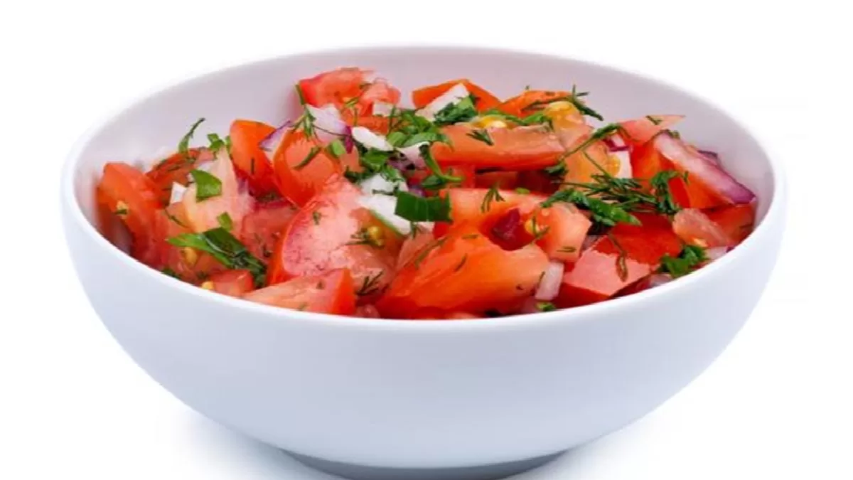 salat varenie rychly_príprava rýchly_salat cibula paradajky paradjkový_salat grilovacka