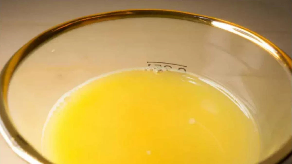 Pomarancova stava v sklenenom pohari.